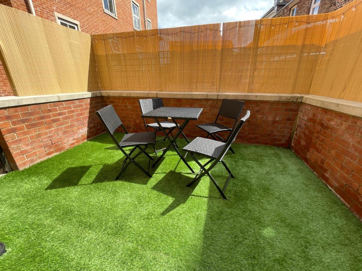 Vikings Apartment With Private Parking & Terrace Йорк Экстерьер фото